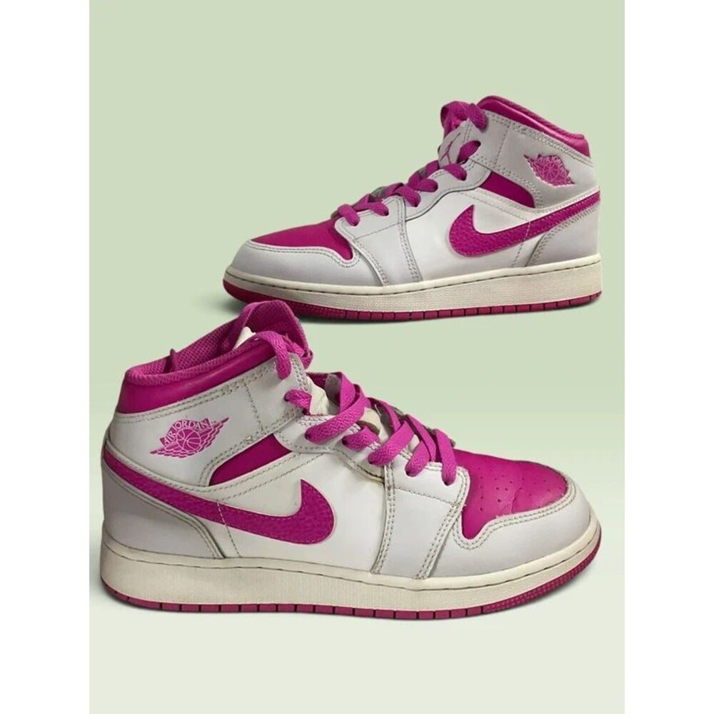 Air Jordan 1 Mid GS "Fire Pink" Size 5Y FD8780-500